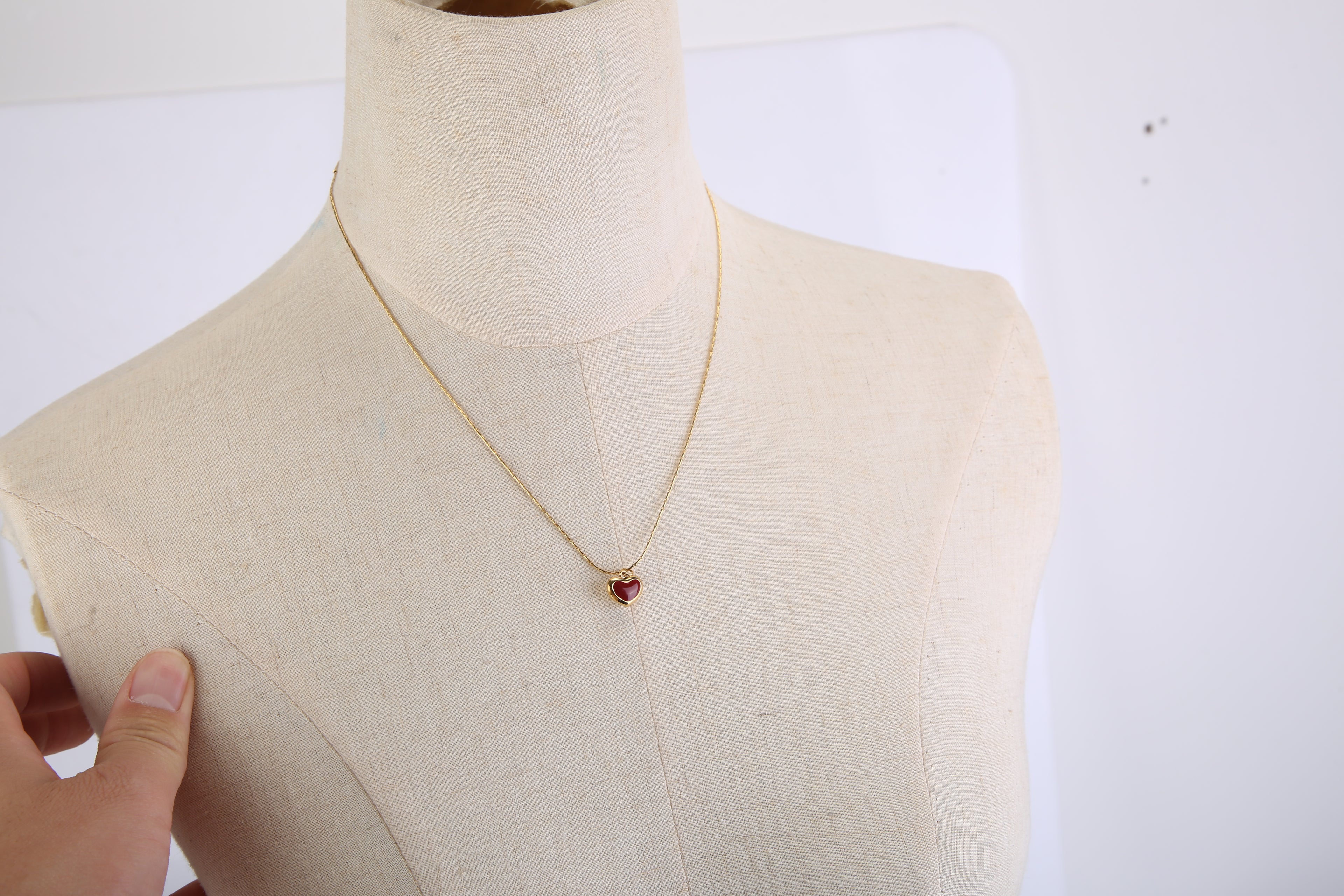 1Pc Preserved Red Real Rose With Heart Necklace Eternal Flowers Rose With Golden Necklace Gifts For Women Mom Wife Girlfriend Grandma On Valentine Mother Day Christmas Anniversary